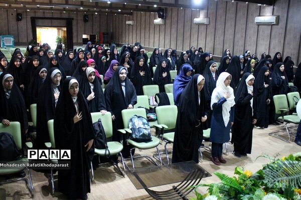 جشن میلاد پیامبر اکرم (ص) و امام جعفر صادق (ع) در سالن اجتماعات شهید چمران ناحیه ۵ مشهد