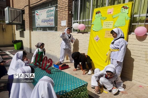 چشن میلاد پیامبر اکرم (ص) در دبستان حقیقت منطقه ۱۳