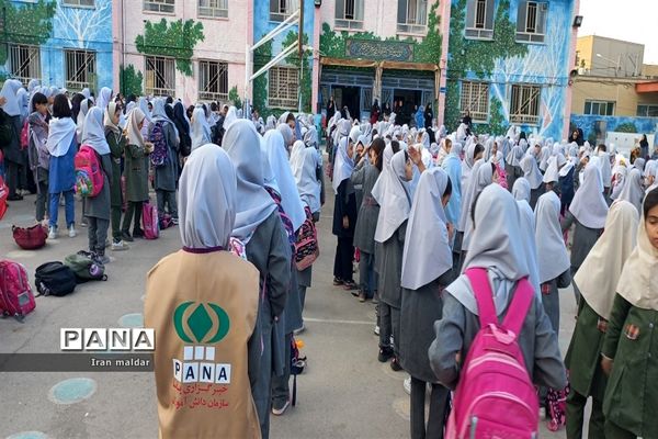 مراسم جشن میلاد پیامبر(ص‌) در دبستان لطیفه ناحیه ۷