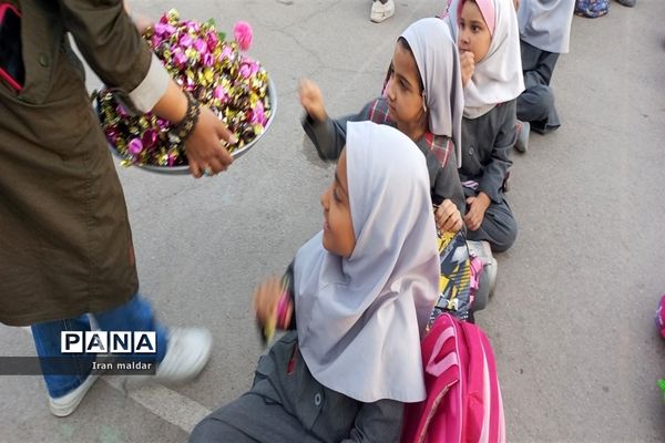 مراسم جشن میلاد پیامبر(ص‌) در دبستان لطیفه ناحیه ۷