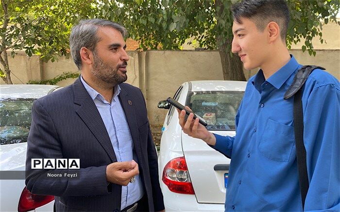 مدیر نمونه مدرسه‌ یک مدیر تمام‌ساحتی است