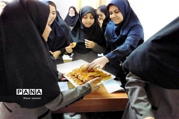 گرامیداشت ولادت پیامبر اکرم (ص) و امام جعفر صادق (ع)  در دبیرستان نمونه دولتی اندیشه شهرستان کاشمر