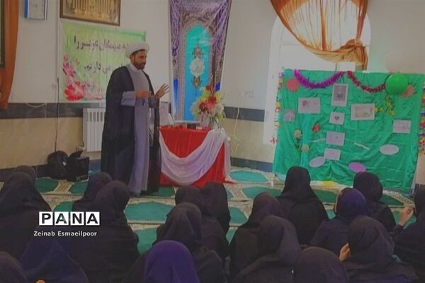 جشن ولادت پیامبر اکرم(ص) و امام جعفر صادق (ع) در دبیرستان حضرت مریم شهرستان کاشمر