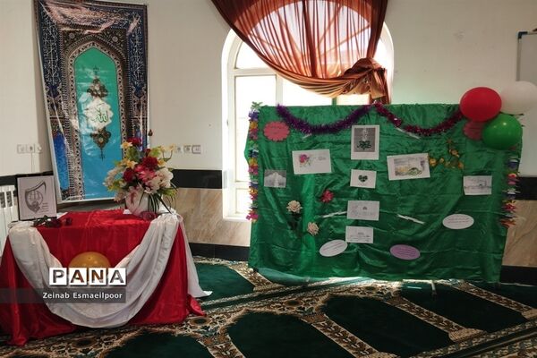جشن ولادت پیامبر اکرم(ص) و امام جعفر صادق (ع) در دبیرستان حضرت مریم شهرستان کاشمر