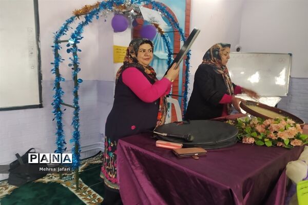 جشن میلاد حضرت محمد (ص) و امام جعفر صادق (ع)در دبستان فضیلت شهرستان کاشمر