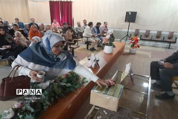 جلسه مجمع عمومی انجمن اولیا و مربیان دبیرستان آرمیتا مصلی‌نژاد