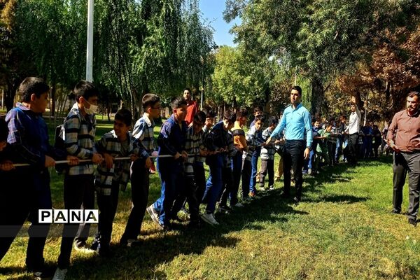 سومین اردوی یکروزه دهه هشتادی‌ها در بوستان ۱۵ خرداد شهرستان ورامین