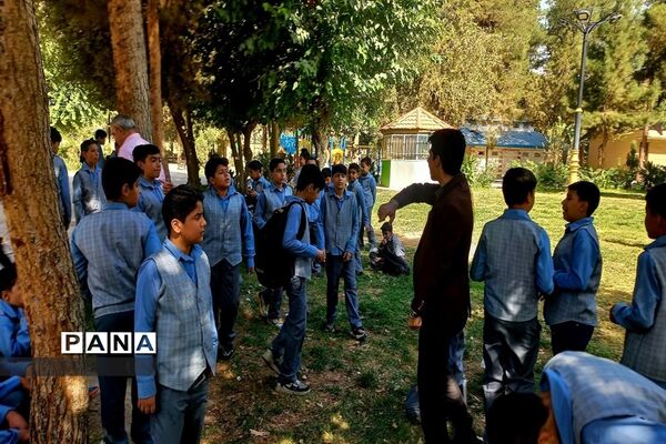 سومین اردوی یکروزه دهه هشتادی‌ها در بوستان ۱۵ خرداد شهرستان ورامین