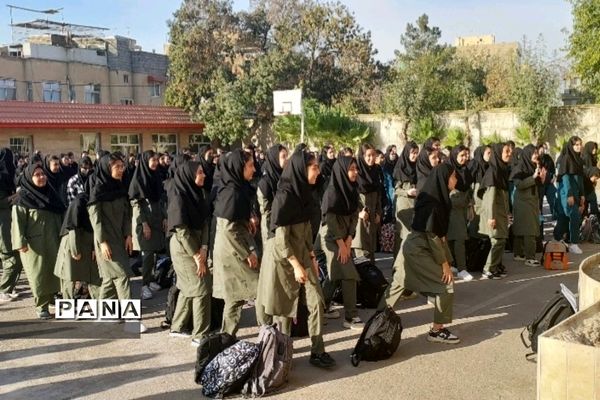 برگزاری جشن میلاد دو ستاره نورانی در دبیرستان مدنی منطقه ۱۸