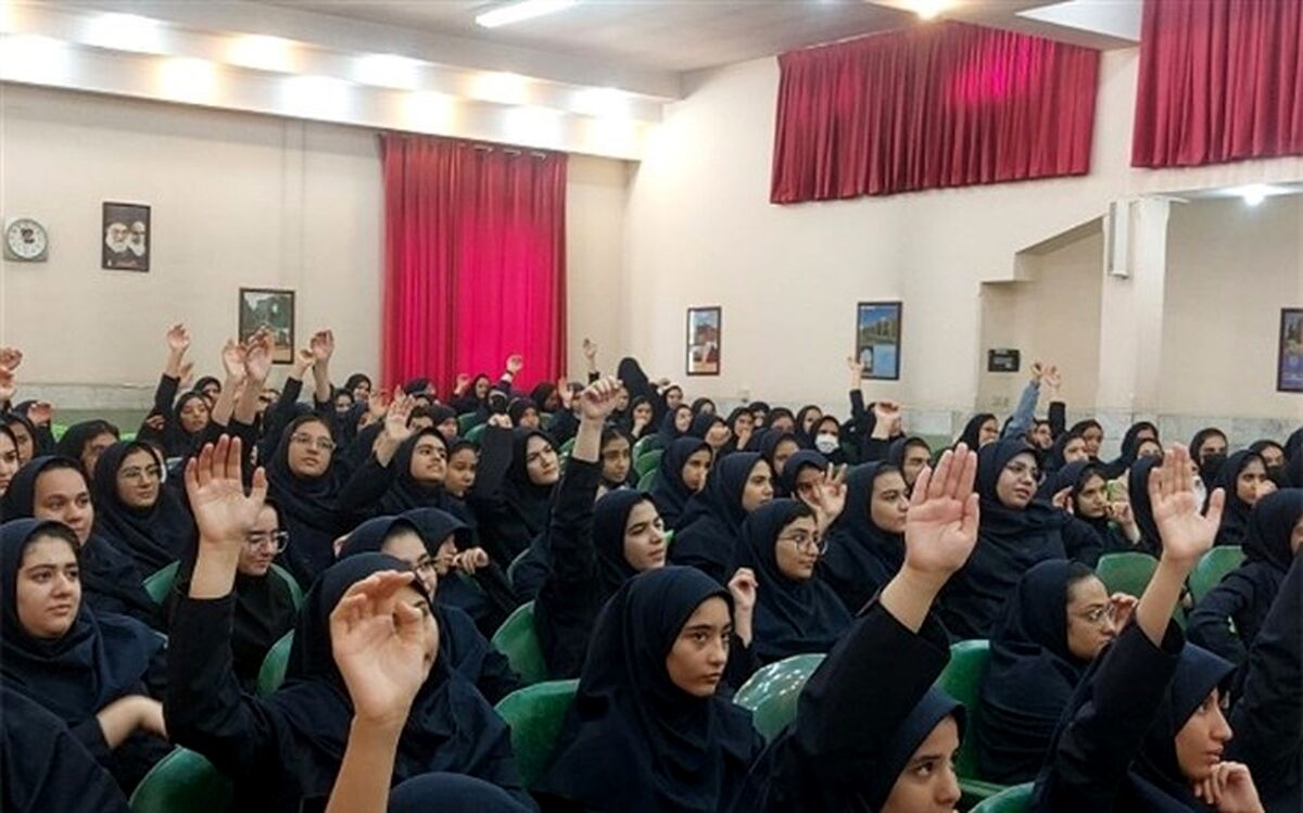 برگزاری مراسم ولادت پیامبر اکرم (ص) و امام جعفر صادق (ع) در ناحیه ۲ شهرری/فیلم