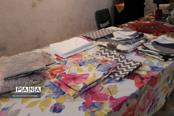 نمایشگاه هنرهای تجسمی هنرمندان شهرستان فیروزکوه به‌مناسبت هفته فرهنگی