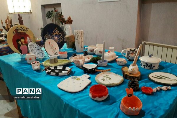 نمایشگاه هنرهای تجسمی هنرمندان شهرستان فیروزکوه به‌مناسبت هفته فرهنگی