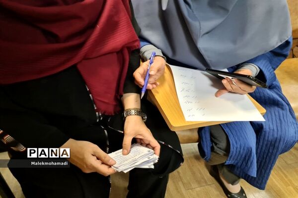 برگزاری انتخابات انجمن اولیا در دبیرستان فرهنگ ۱۳