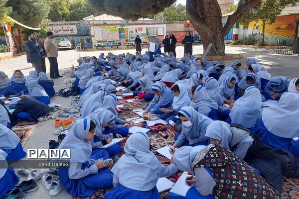 نقاشی همگانی با موضوع ایثار و شهادت در آموزشگاه‌های ابتدایی خراسان شمالی