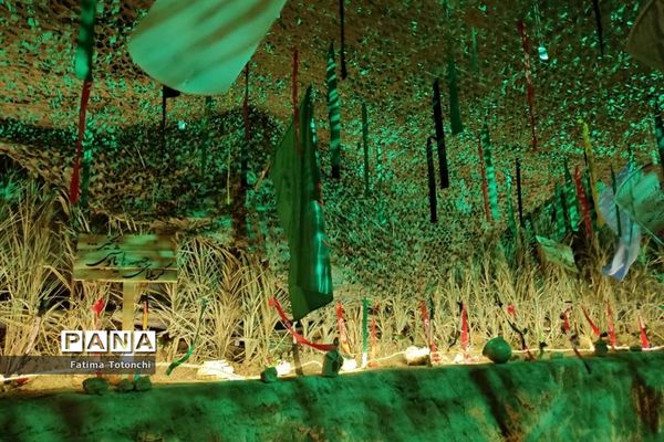 اجرای نمایش آن سوی تاریکی‌ها درجستجوی نور