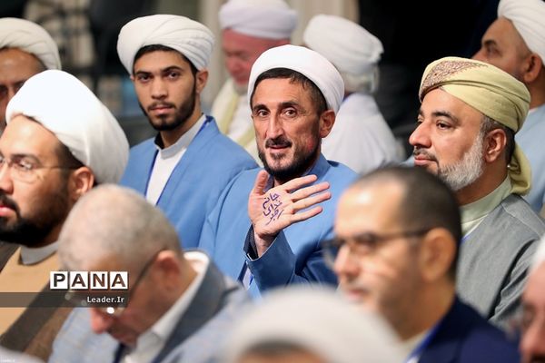 دیدار مسئولان نظام، سفرای کشور‌های اسلامی و میهمانان کنفرانس وحدت با مقام معظم رهبری