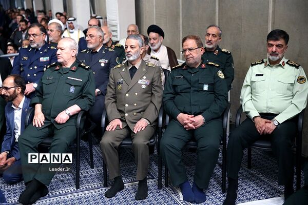 دیدار مسئولان نظام، سفرای کشور‌های اسلامی و میهمانان کنفرانس وحدت با مقام معظم رهبری