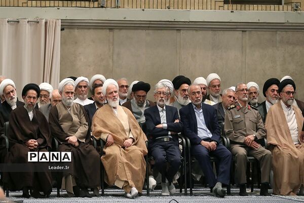 دیدار مسئولان نظام، سفرای کشور‌های اسلامی و میهمانان کنفرانس وحدت با مقام معظم رهبری