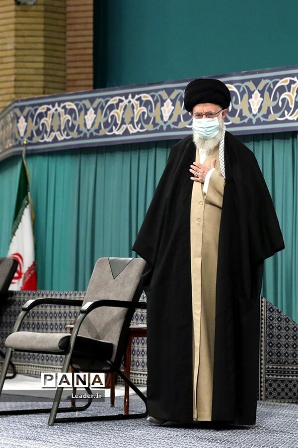 دیدار مسئولان نظام، سفرای کشور‌های اسلامی و میهمانان کنفرانس وحدت با مقام معظم رهبری