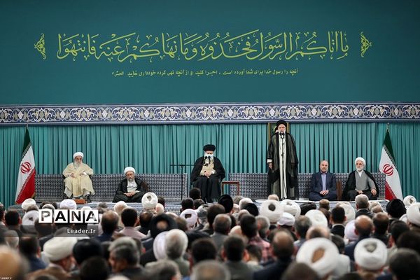 دیدار مسئولان نظام، سفرای کشور‌های اسلامی و میهمانان کنفرانس وحدت با مقام معظم رهبری