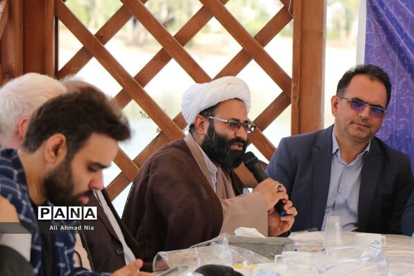 بازدید اصحاب رسانه قم از مجموعه گردشگری «دشت بهشت»