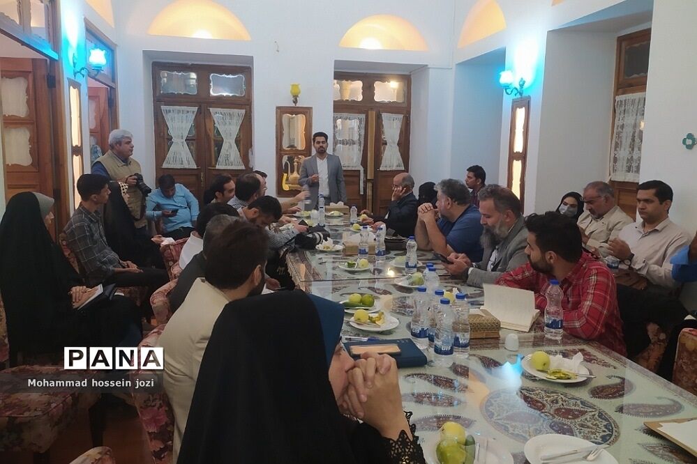 نشست خبری روز قم در خانه تاریخی یزدان پناه