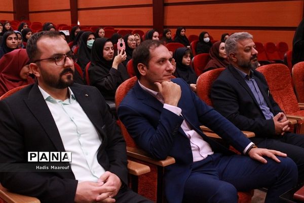 آیین تجلیل از برگزیدگان طرح‌های کارشناسی مشاوره و مراقبت در برابر آسیب‌های اجتماعی