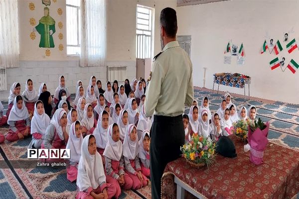 گرامیداشت هفته نیروی انتظامی با رویکرد آموزش و پیشگیری