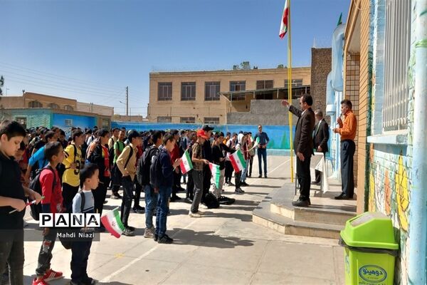 نواخته شدن زنگ حمایت از فلسطین در دبیرستان بصیری‌۲ کاشمر