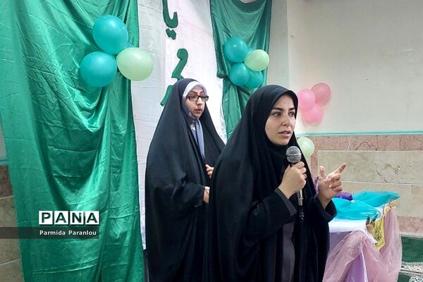 جشن هفته وحدت در دبیرستان نشاط ناحیه ۲ بهارستان‌