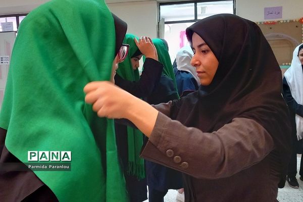 جشن هفته وحدت در دبیرستان نشاط ناحیه ۲ بهارستان‌