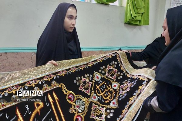 جشن هفته وحدت در دبیرستان نشاط ناحیه ۲ بهارستان‌