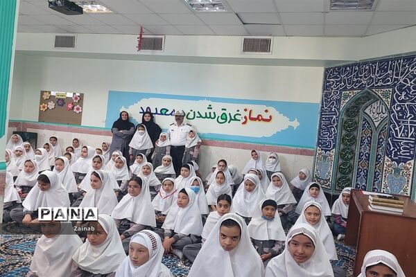 آموزش و آشنایی با مقررات عبور و مرور در آموزشگاه کوثر شهر جوادآباد