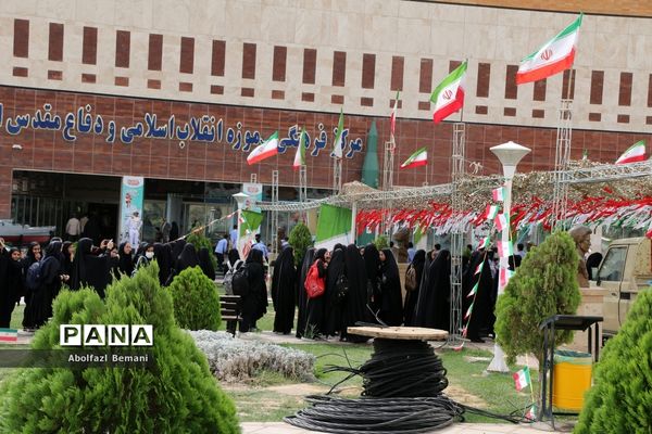 بازدید گروه‌های دانش‌آموزی از موزه دفاع مقدس قم