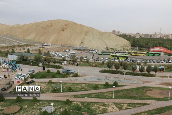 بازدید گروه‌های دانش‌آموزی از موزه دفاع مقدس قم