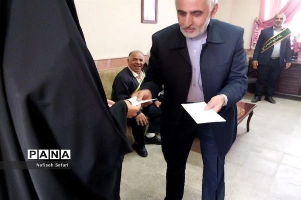 حضور پرچم متبرک مسجد مقدس جمکران در دبیرستان حضرت مریم