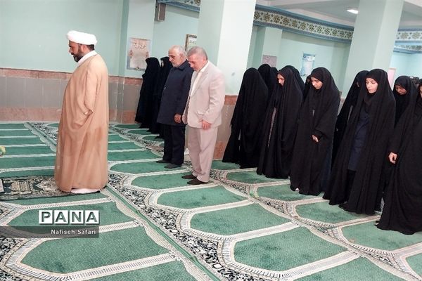 حضور پرچم متبرک مسجد مقدس جمکران در دبیرستان حضرت مریم