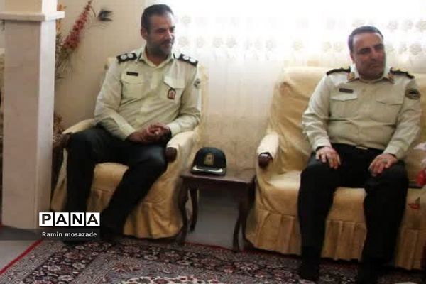 دیدار و تجلیل امام‌جمعه رودهن از کارکنان و خانواده شهدای نیروی انتظامی رودهن
