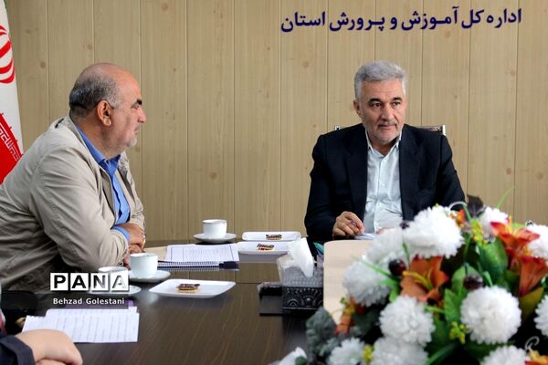 دیدار نمایندگان مجلس دانش‌آموزی با مدیرکل آموزش و پرورش آذربایجان غربی