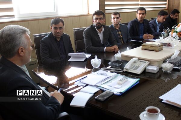 دیدار نمایندگان مجلس دانش‌آموزی با مدیرکل آموزش و پرورش آذربایجان غربی