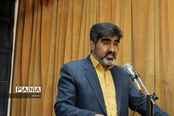 نشست یک روزه مسئولان و مدرسان سازمان دانش‌آموزی