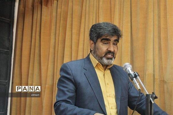 نشست یک روزه مسئولان و مدرسان سازمان دانش‌آموزی