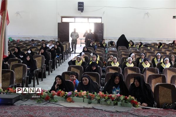 نشست یک روزه مسئولان و مدرسان سازمان دانش‌آموزی