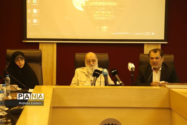 دیدار رئیس شورای شهر اسلامی شهر تهران با مهمانان اجلاس یادواره محمد الدوره