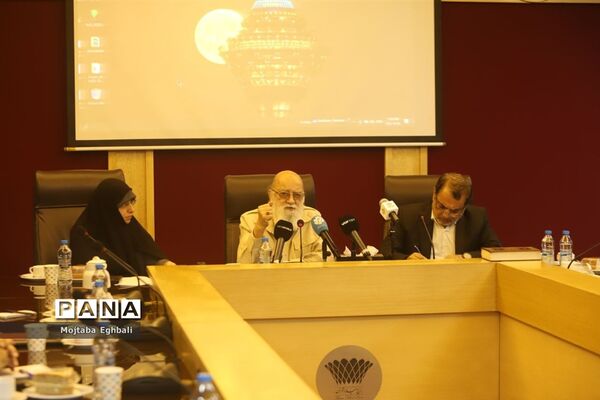 دیدار رئیس شورای شهر اسلامی شهر تهران با مهمانان اجلاس یادواره محمد الدوره