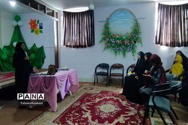 برگزاری پاتوق دخترانه در خلیل آباد