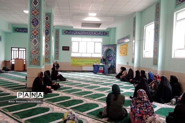 برگزاری جلسه انجمن اولیا و مربیان در دبیرستان ابن‌سینا رودهن