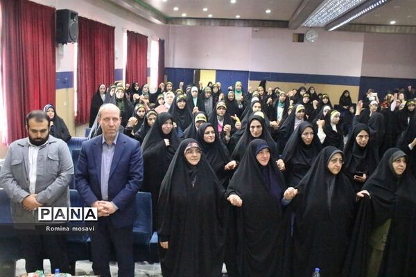 همایش تحلیف حکم مسئولان انجمن‌های اسلامی دانش‌آموزان مدارس دخترانه تبریز