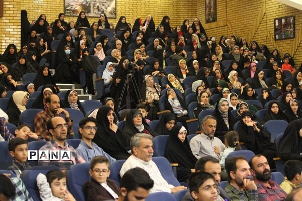 مراسم تجلیل از برگزیدگان چهل و یکمین دوره مسابقات قرآن، عترت و نماز دانش‌آموزان شهرستان کاشان