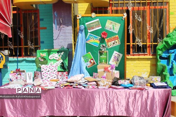 برگزاری جشن عاطفه‌ها در دبستان دوره دوم ۲۲ بهمن
